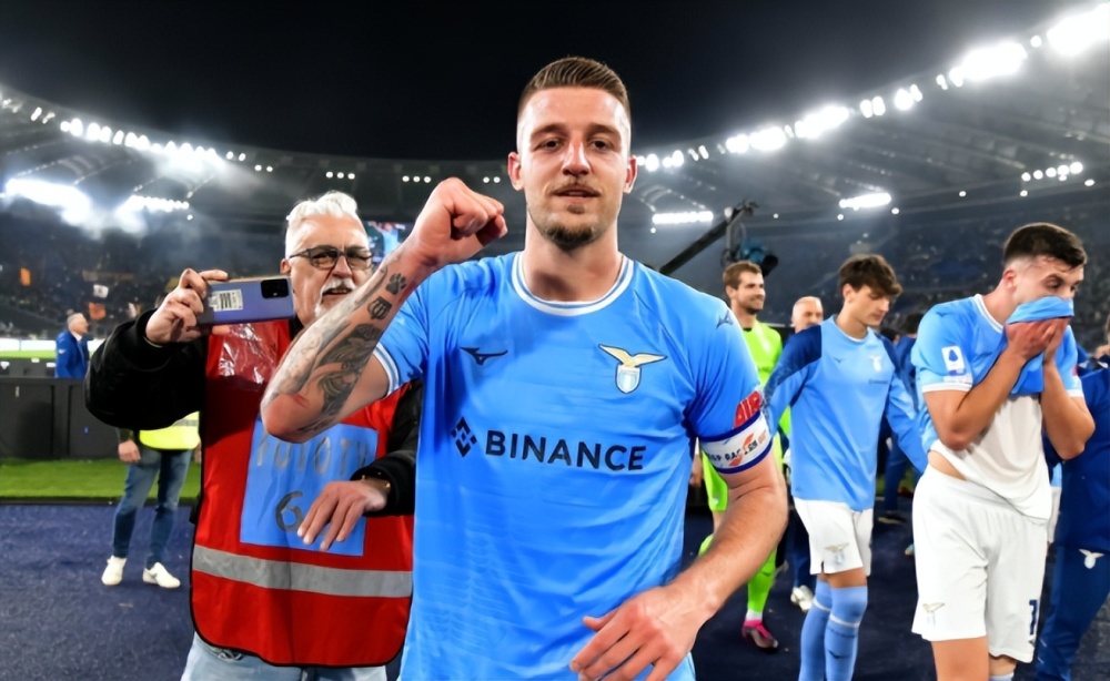  热刺库卢塞夫斯基戴帽，意甲遗珠闪耀英伦  